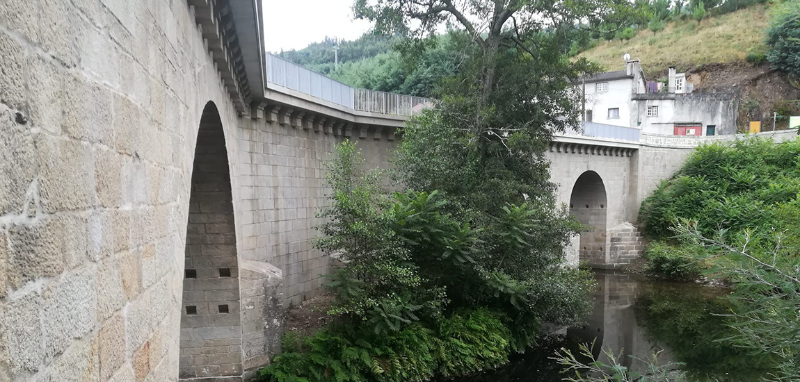 Grande plano fotográfico da obra de reabilitação da Ponte das Três Entradas em Oliveira do Hospital: fotografia 4