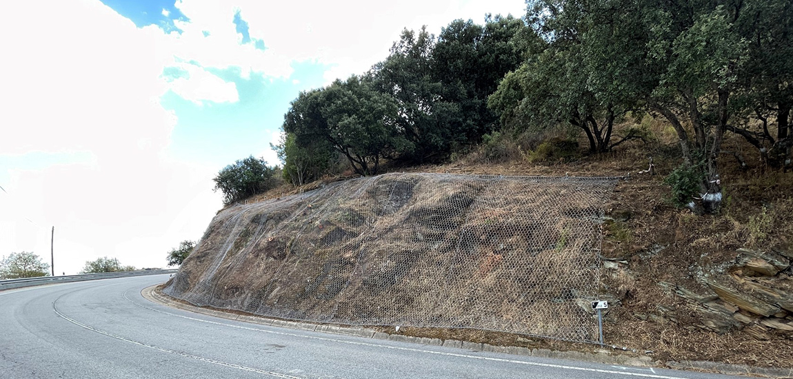 Fotografia 4 - Conclusão dos trabalhos de estabilização de taludes na EN222