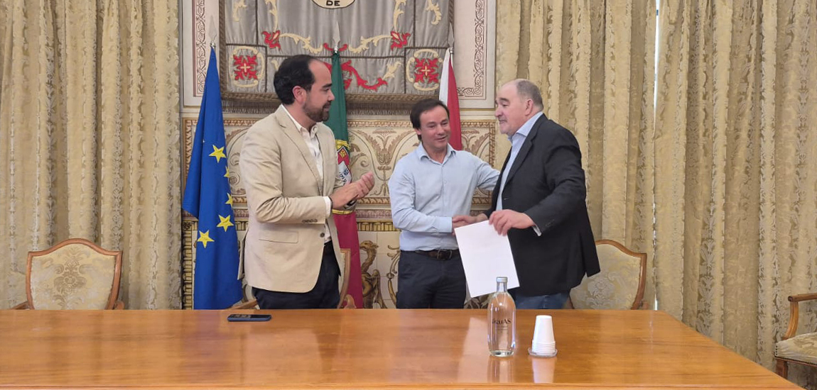 Foto: Consignação de construção de variante à EN365