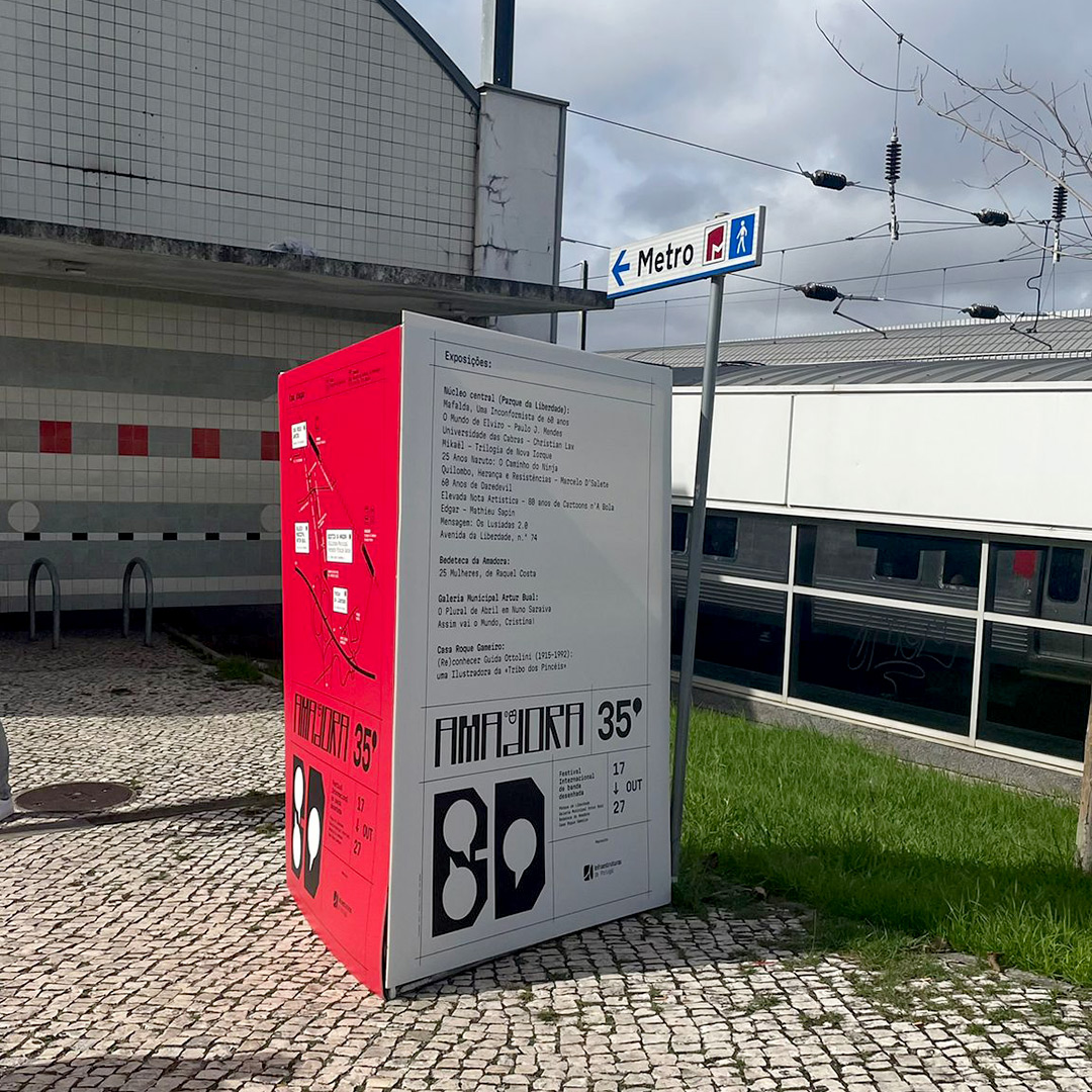 Fotografia do Totem na Estação da Reboleira